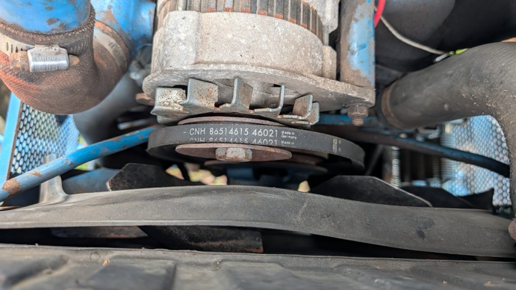 The alternator belt is worn out and no longer drives the generator.
