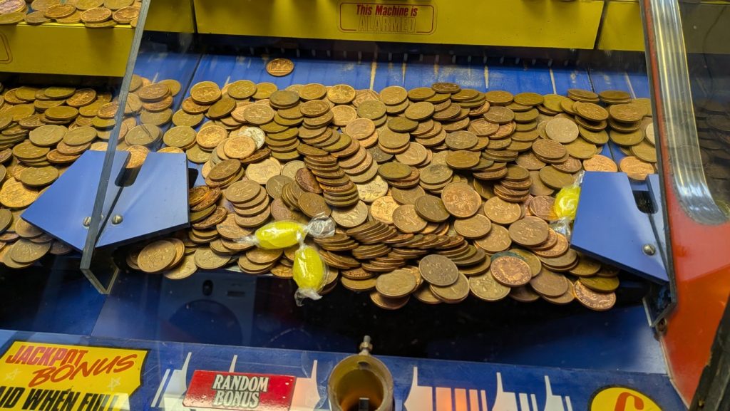 The house drawer slowly funnels off the winnings.